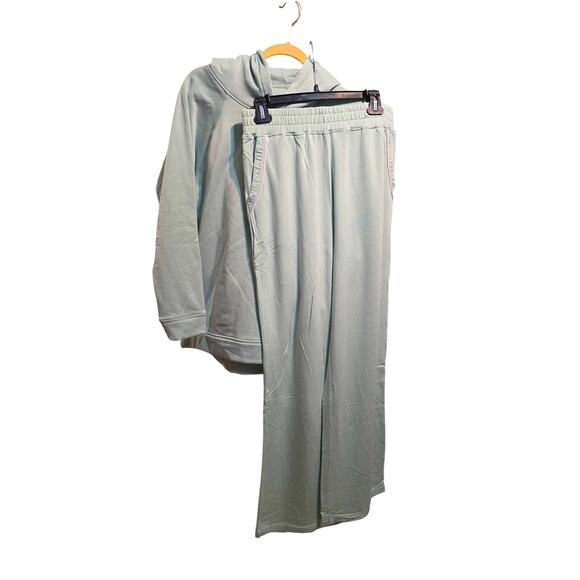 NwT Mono b. mint green hoodie and lounge pants size medium - Picture 1 of 5